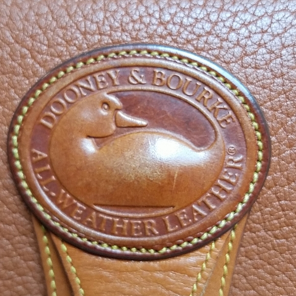 Vintage Dooney & Bourke Medium Essex Shoulder Bag - Picture 10 of 13